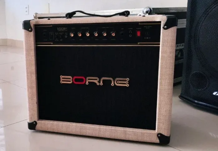 Amplificador Guitarra Borne Vorax 1050 (50W)