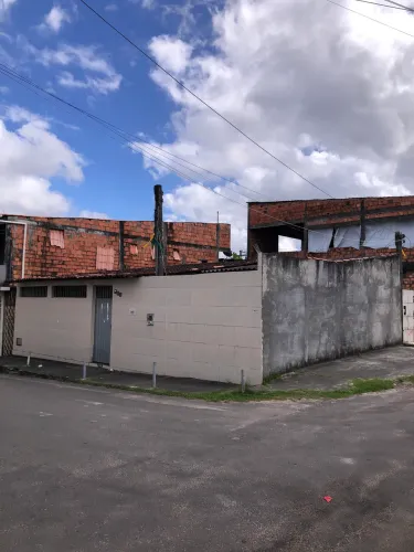 Vende-se casa na gleba a rua 10 do canal