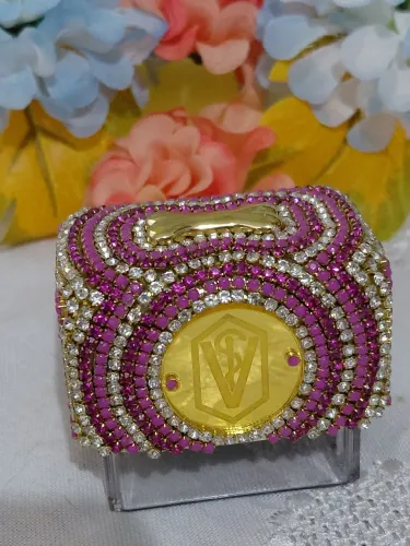 CARIMBO PERSONALIZADO COM STRASS