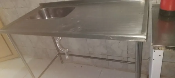 Duas mesas para padaria