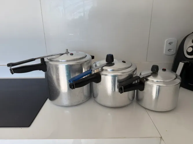 3 panelas de pressão 