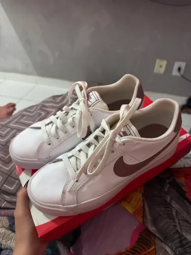 Tênis Nike Court Royale