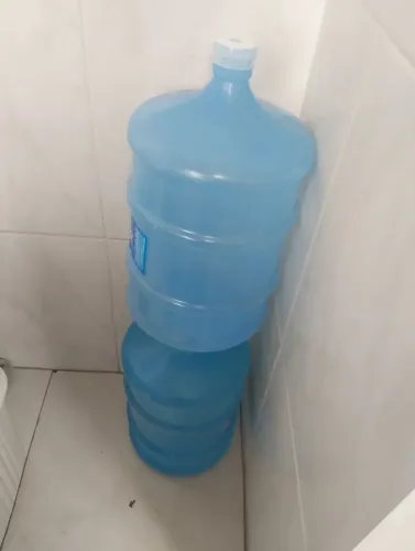 Galões de 20 L água mineral