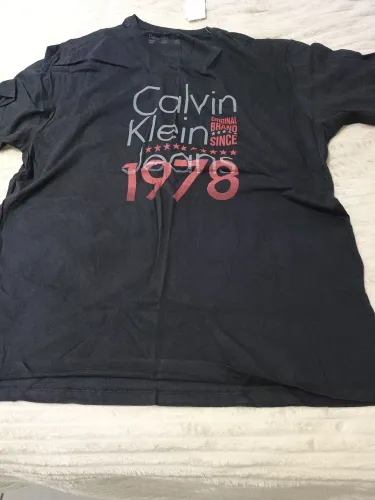 Camisa da marca Calvin Klein