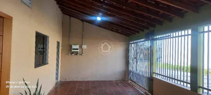 CASA 3 QUARTOS SENDO 1 SUITE COM CLOSET
