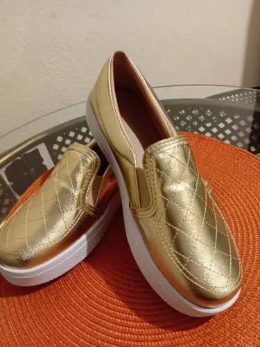 Vendo dois Sapatos