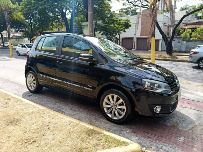 Volkswagen Fox 1.0 MI Total Flex 8V 5P 2012