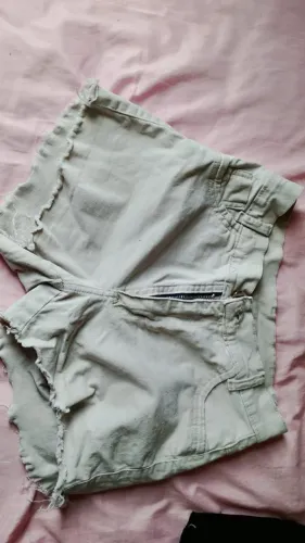 Short jeans bege