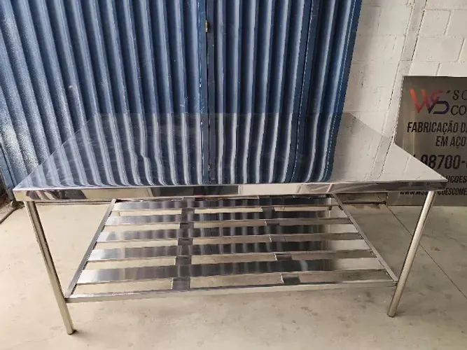 Mesa inox 1,10×0,70×0,90 com prateleira tampo 22#