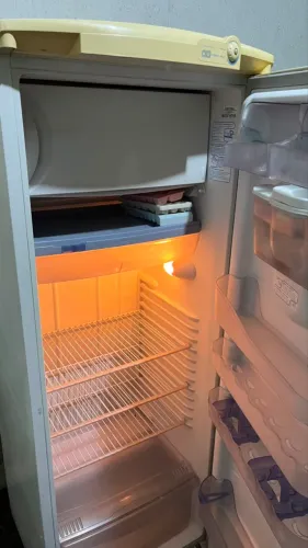 Vendo geladeira Consul - 700