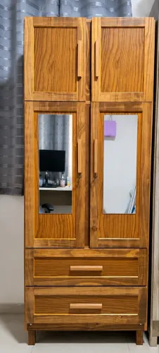 Guarda-Roupa de Madeira Maciça (Pinho) - Praticamente Novo! R$ 900