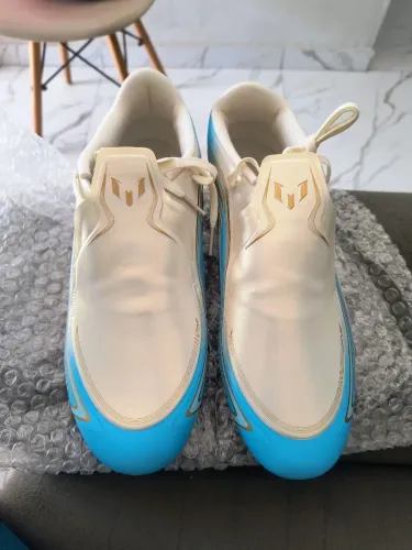 Chuteira Adidas