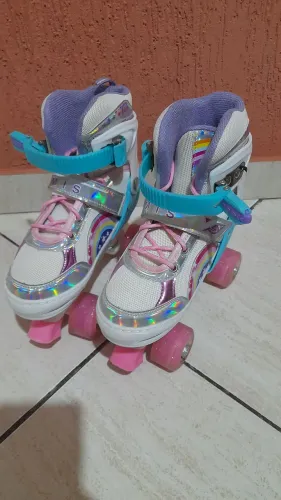 Patins com led MIS regulavel, 33-36, praticamente sem uso