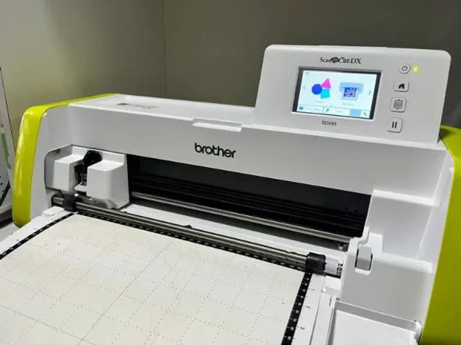Máquina de Corte Brother ScanNCut SDX85 com Scanner Wi-Fi