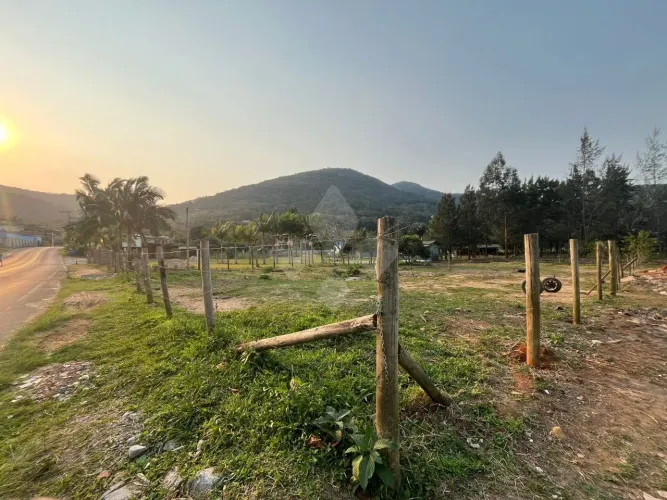 Terreno a venda com 903 m² no bairro Siríu em Garopaba/SC
