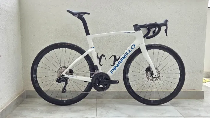 Pinarello F5 - 105 Di2 12v