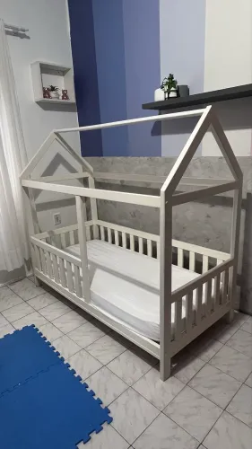 Cama montessoriana 