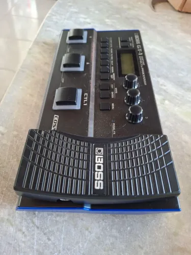 Pedaleira Boss GT1