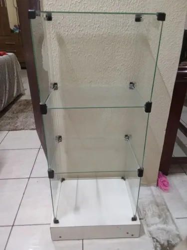 Balcão espositor de vidro