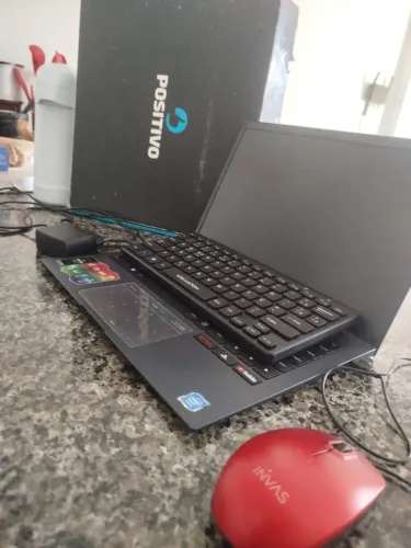 Vendo Notebook Positivo com Caixa + mouse + teclado via bluetooth