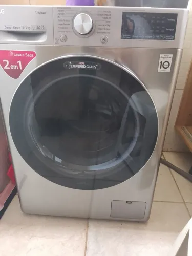 VENDO - LAVA E SECA LG 11kg / 7kg -