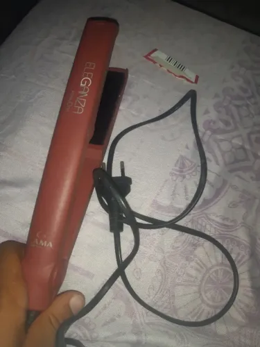 Vendo uma prancha de cabelo de mulher boa e conservada 