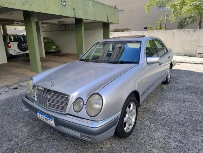 Mercedes-Benz E-240 Elegance 1999