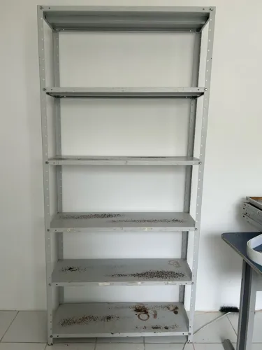 estante metal