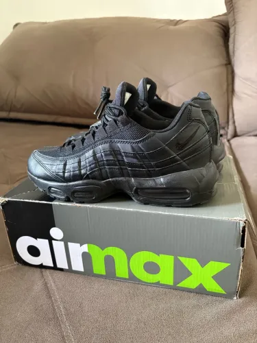 AIR MAX 95 PRETO 40BR REFLETIVO