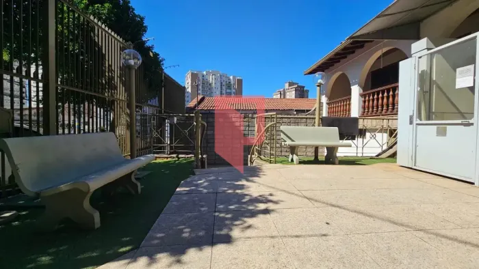 CASA 4 Quartos | 4 Suítes | Terreno de 540 m² | Elevador PCD | Habite-se | Excelente Local