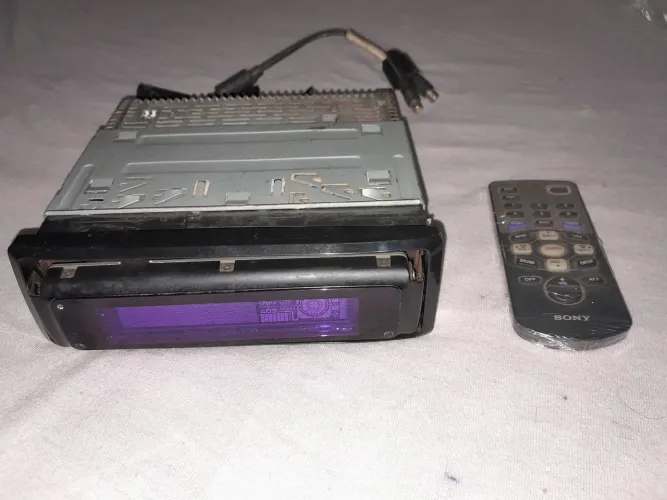 Auto rádio, cd Xplod CDX-M857.Tipo de Mídia: CD / CD-R /