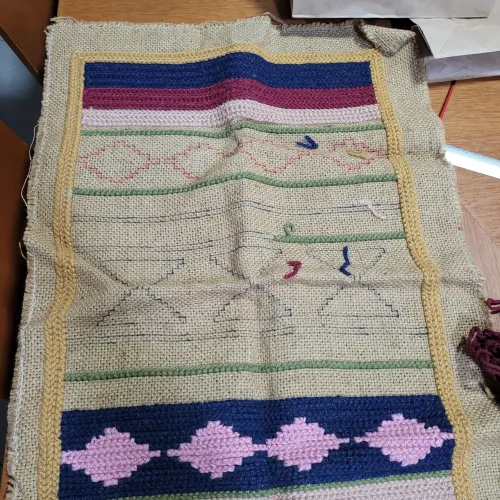 TAPETE GOBELIN ARTESANAL BORDADO À MÃO - PROJETO EM ANDAMENTO - R$ 180