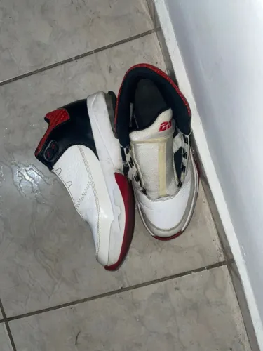 Nike air jordan Max aura