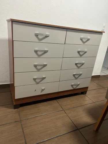 Vendo cômoda 10 cavetas