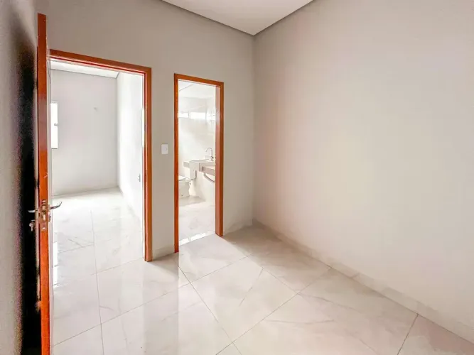 Casa no Bairro Parque Piauí com 03 Suítes - TR200957 TIM - 16992