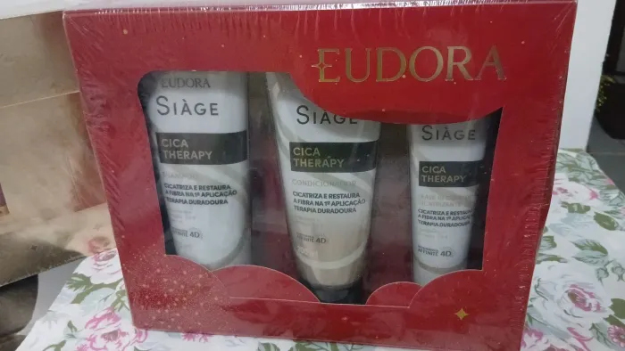 Tudo de beleza  perfumaria. 
