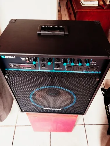 Vendo caixa amplificada 80w Oneal 