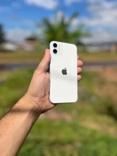 iPhone 11 64GB - Excelente<br>V<br>estado!