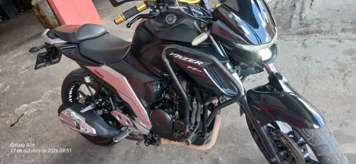 Yamaha fz25 toda em dias vendo e troco