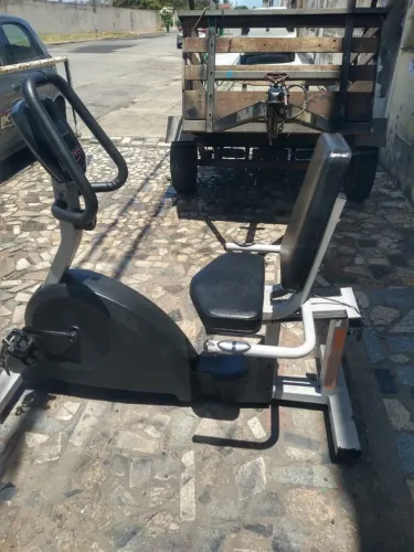 Bicicleta Horizontal Athletic Profissional
