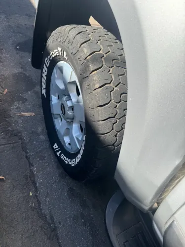 Pneus 265/70/17 meia vida
