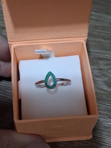 Anel Vivara de Prata 925 com Zirconias Verdes