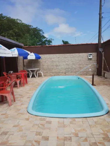Casa espaçoso com piscina em Itanhaém