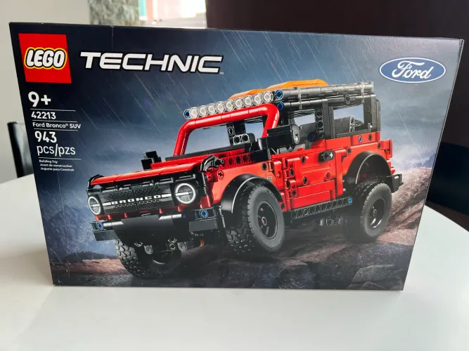 Lego Technic 42213 Ford Bronco Lacrado
