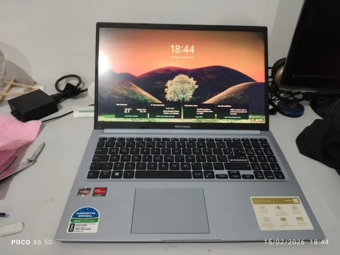 Vendo notebook semi novo