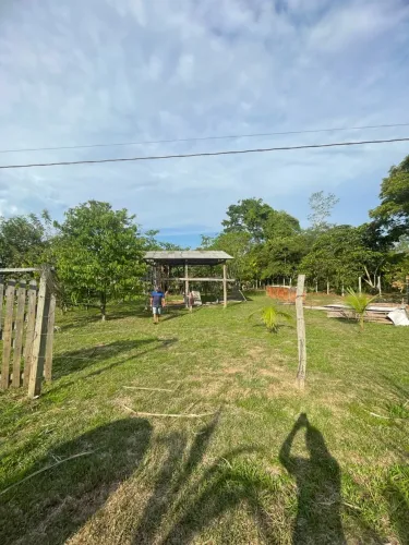 Vende-se terreno