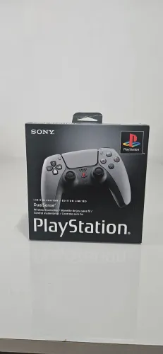 CONTROLE SEM FIO PS5 DUALSENSE EDIÇÃO LIMITADA DE 30 ANOS