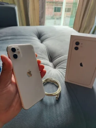 iPhone 11 64GB impecável todo original