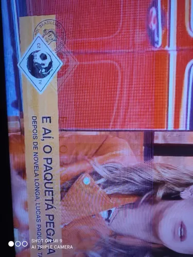 TV 75 UN75Ru7100 com linhas na tela