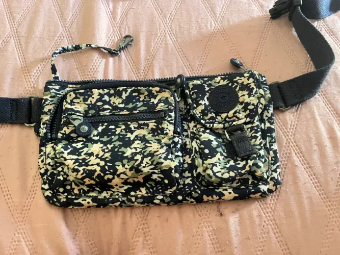 Pochete Kipling/ Nunca usada 